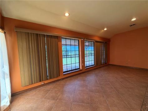 911 SW 11th Street Premont TX 78375