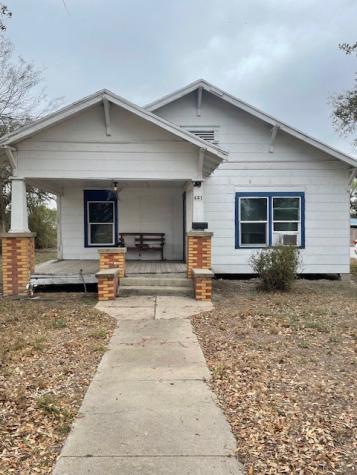 431 W King Avenue Kingsville TX 78363