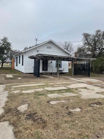 431 W King Avenue Kingsville TX 78363