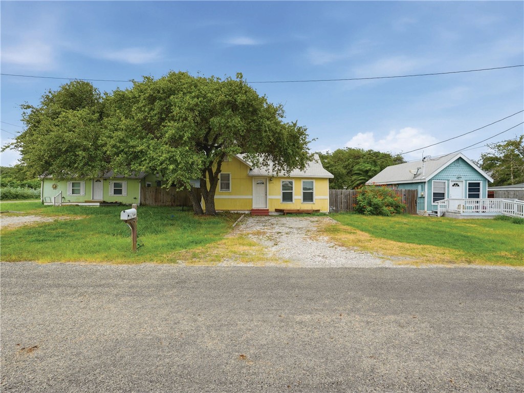 402 E Nopal Street Rockport TX 78382
