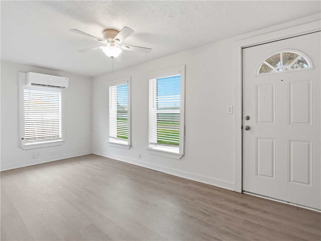 402 E Nopal Street Rockport TX 78382