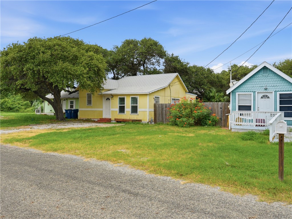 402 E Nopal Street Rockport TX 78382