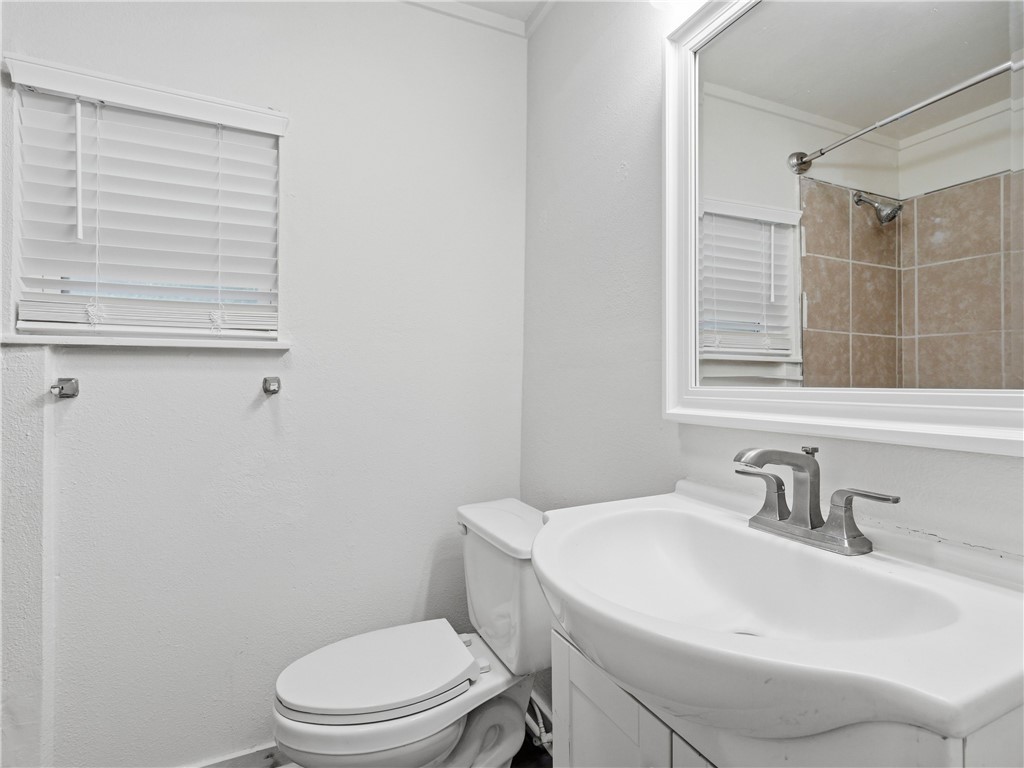 402 E Nopal Street Rockport TX 78382