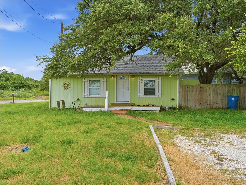 402 E Nopal Street Rockport TX 78382