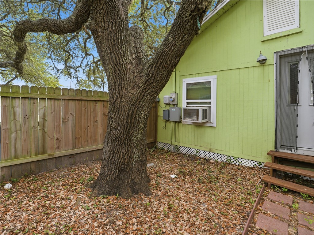 402 E Nopal Street Rockport TX 78382