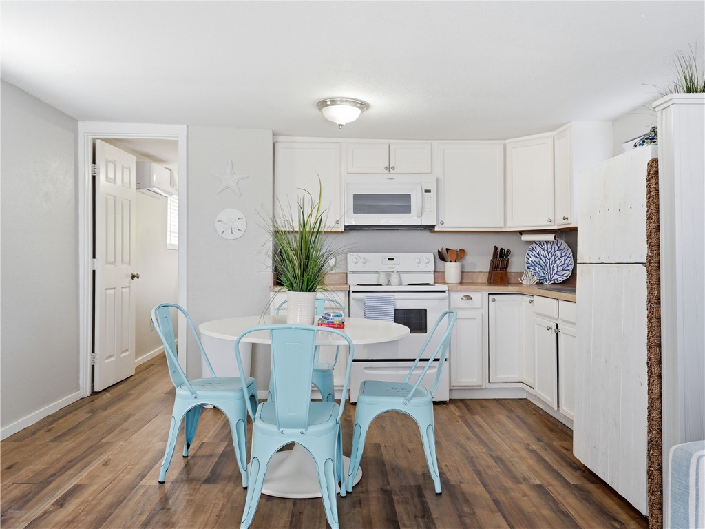 402 E Nopal Street Rockport TX 78382