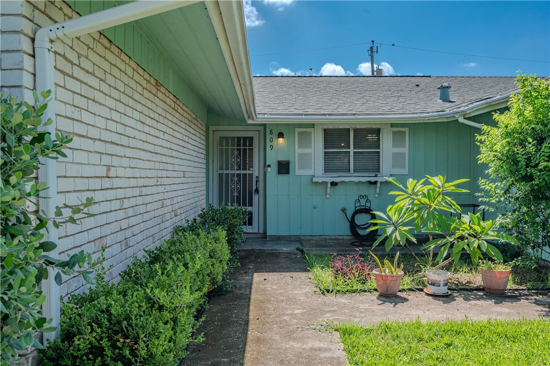 809 Crestview Drive Corpus Christi TX 78412