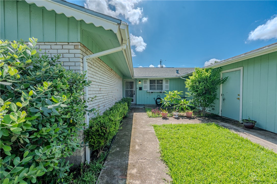 809 Crestview Drive Corpus Christi TX 78412