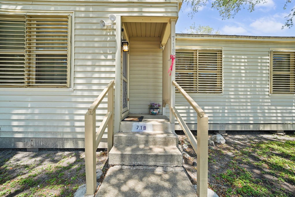 718 Ralston Corpus Christi TX 78404