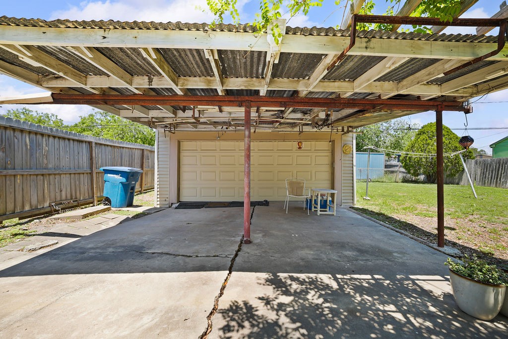 718 Ralston Corpus Christi TX 78404
