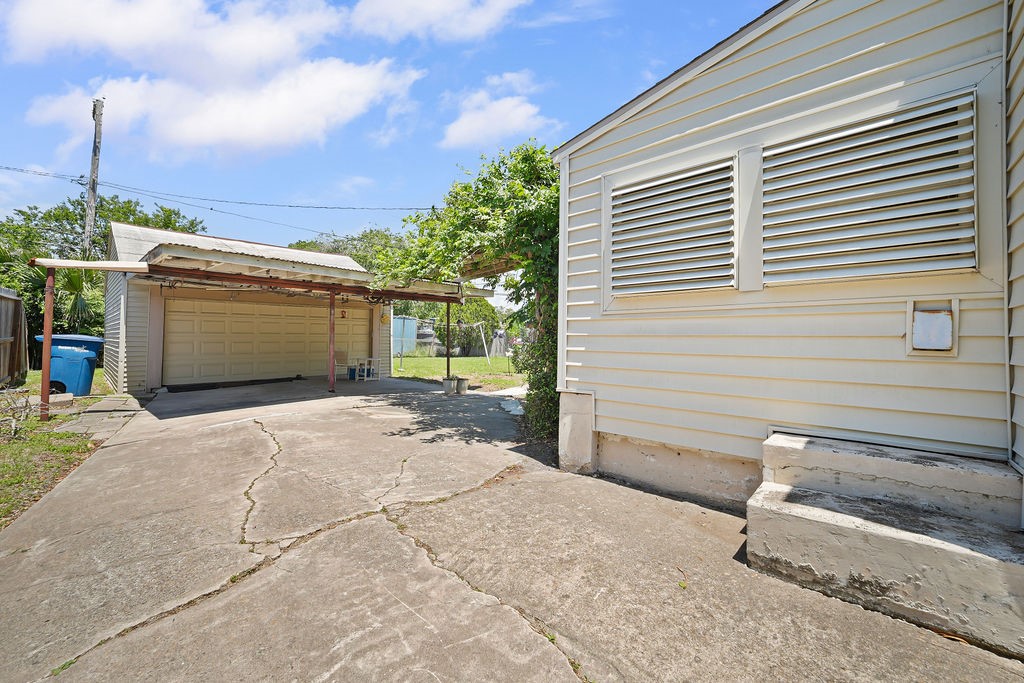 718 Ralston Corpus Christi TX 78404