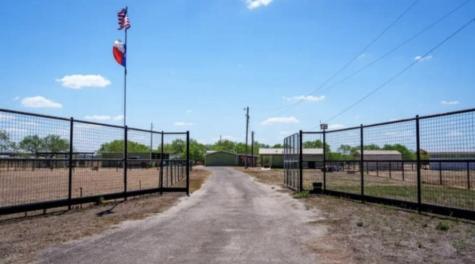200 W 418 Creek Premont TX 78375