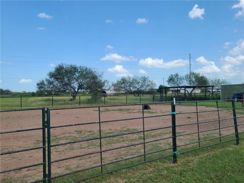 200 W 418 Creek Premont TX 78375