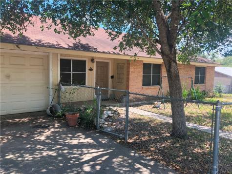 10446 5th Street Beeville TX 78102