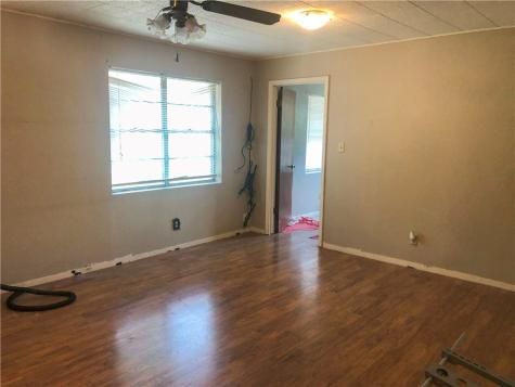 10446 5th Street Beeville TX 78102