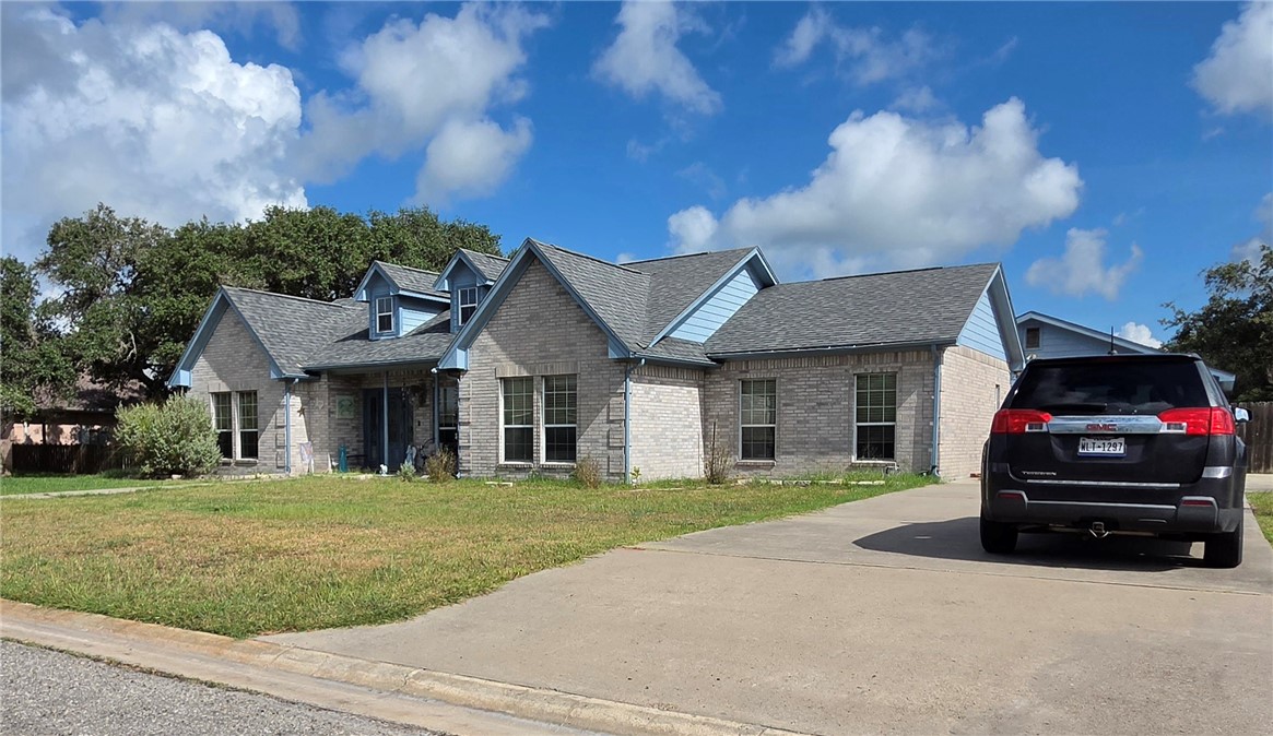111 Paso Madera Rockport TX 78382