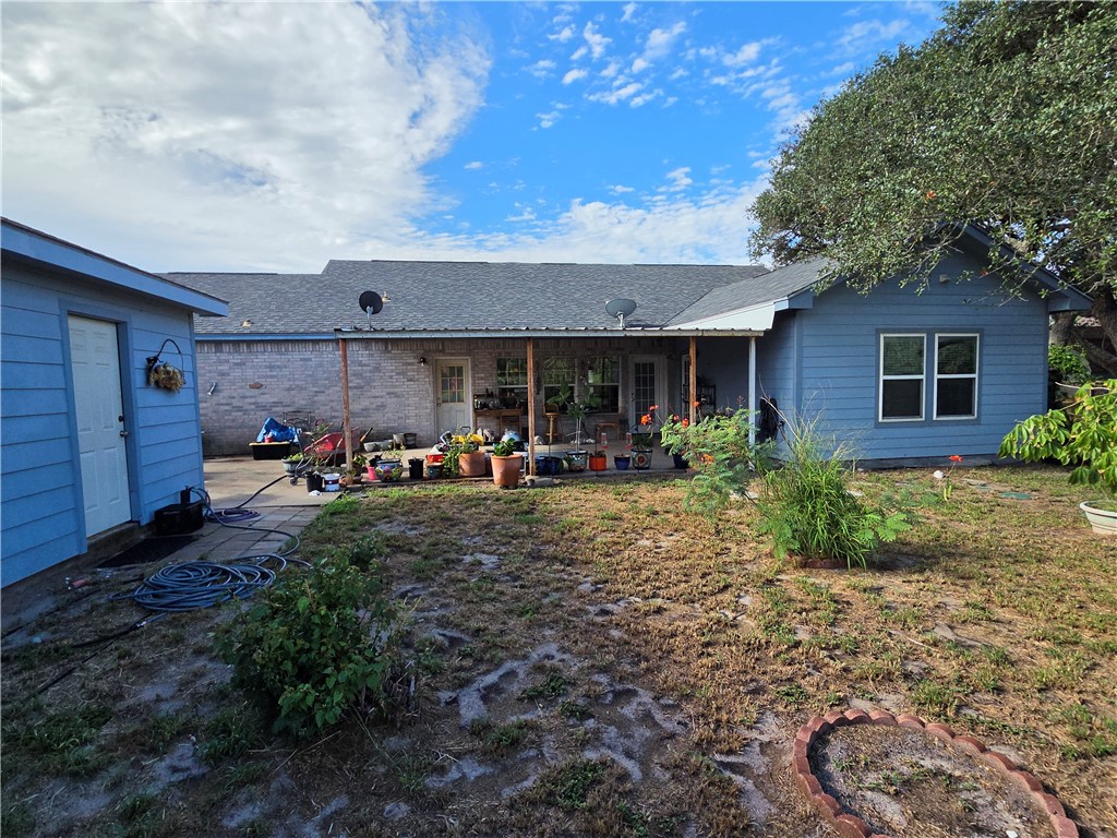 111 Paso Madera Rockport TX 78382