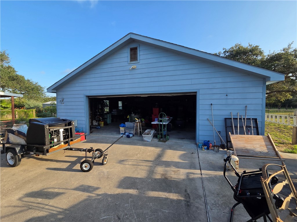 111 Paso Madera Rockport TX 78382