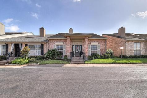 67 Lake Shore Drive Corpus Christi TX 78413