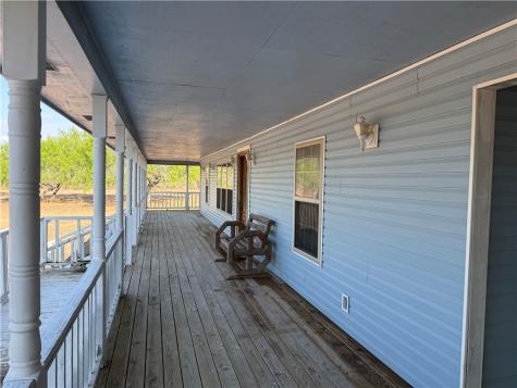 4493 W Highway 359 Benavides TX 78341