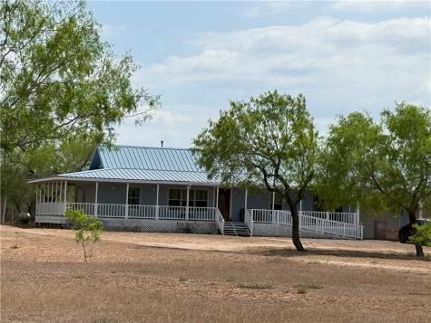 4493 W Highway 359 Benavides TX 78341