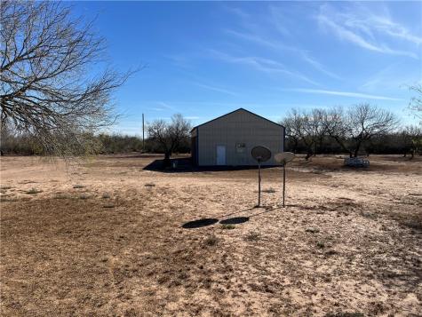 4493 W Highway 359 Benavides TX 78341
