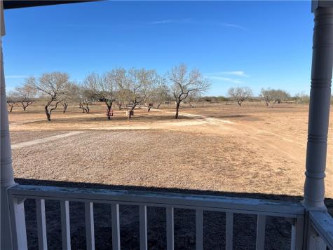 4493 W Highway 359 Benavides TX 78341