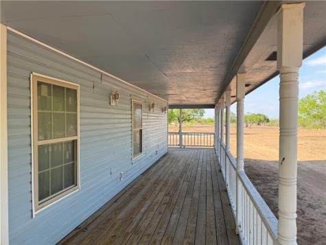 4493 W Highway 359 Benavides TX 78341