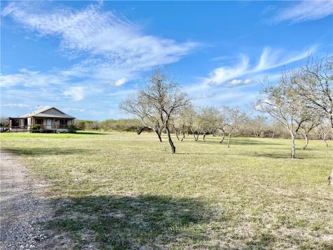 153 Boenig Road Woodsboro TX 78393