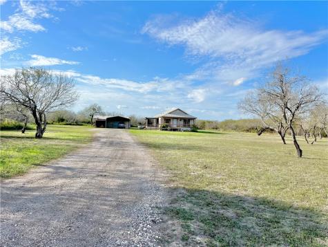 153 Boenig Road Woodsboro TX 78393