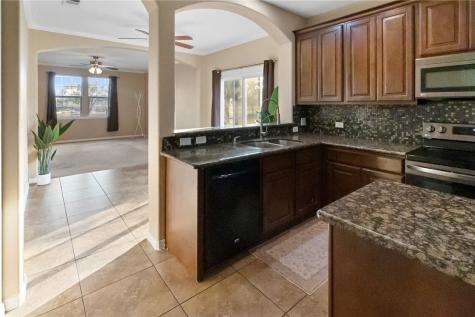 402 W Sullivan Street Skidmore TX 78389