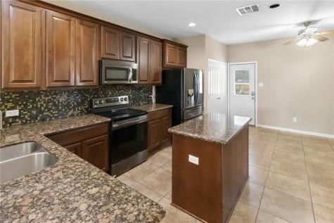 402 W Sullivan Street Skidmore TX 78389