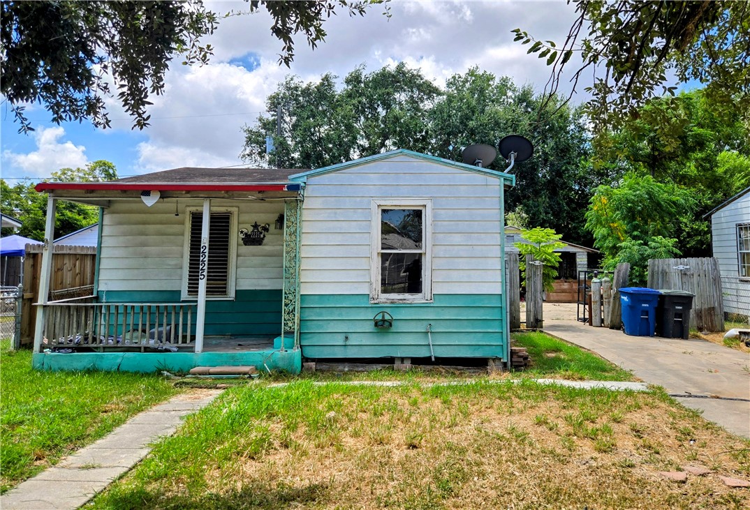 2225 Presa Street Corpus Christi TX 78416