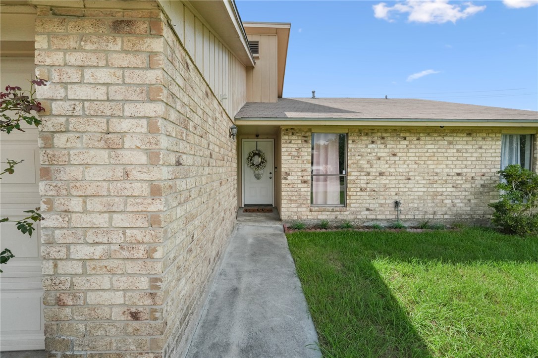 7006 Wakeforest Drive Corpus Christi TX 78413
