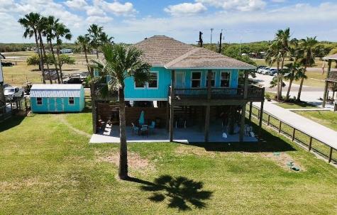 2106 S Young Street Rockport TX 78382