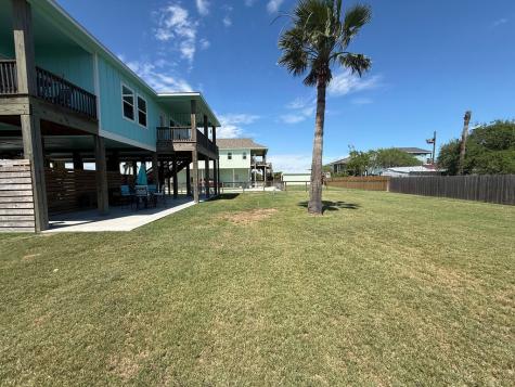 2106 S Young Street Rockport TX 78382