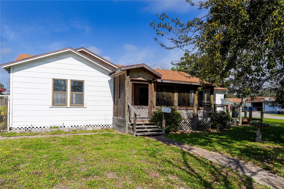304 S Lamont Street Aransas Pass TX 78336