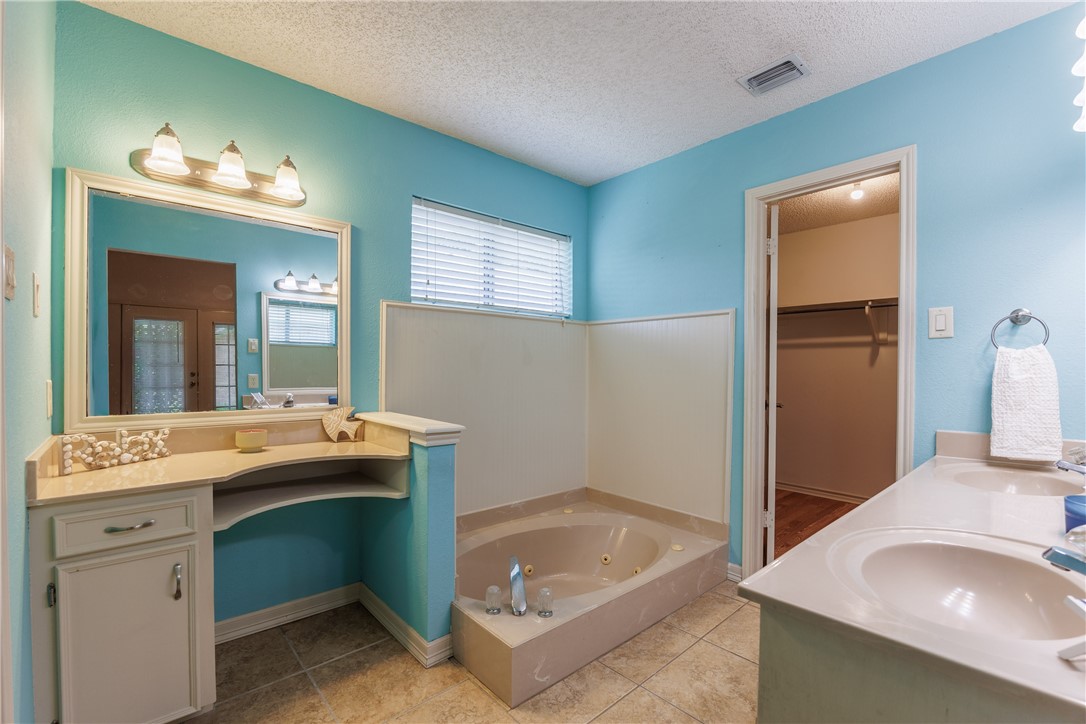 3525 Picadilly Corpus Christi TX 78414