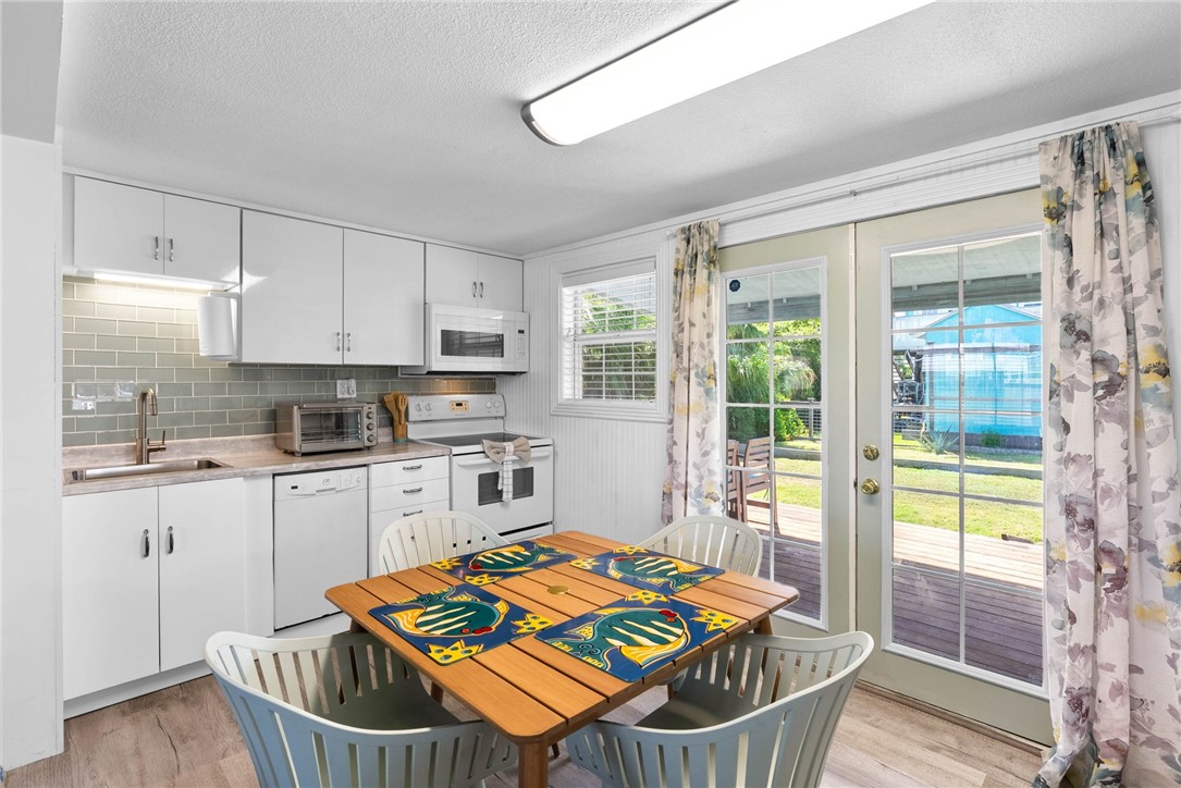 819 S Magnolia Street Rockport TX 78382