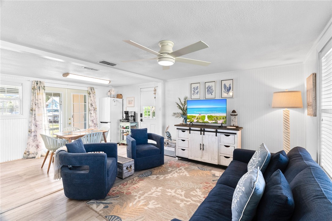 819 S Magnolia Street Rockport TX 78382