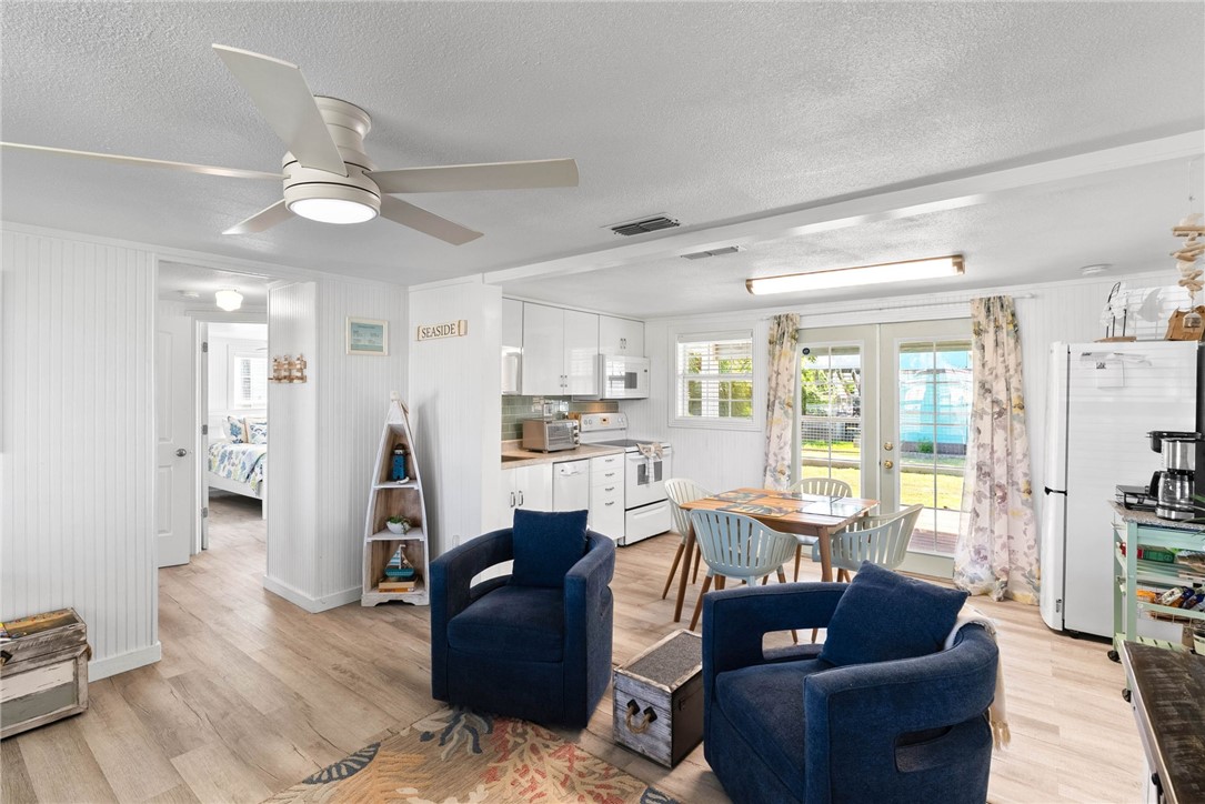 819 S Magnolia Street Rockport TX 78382