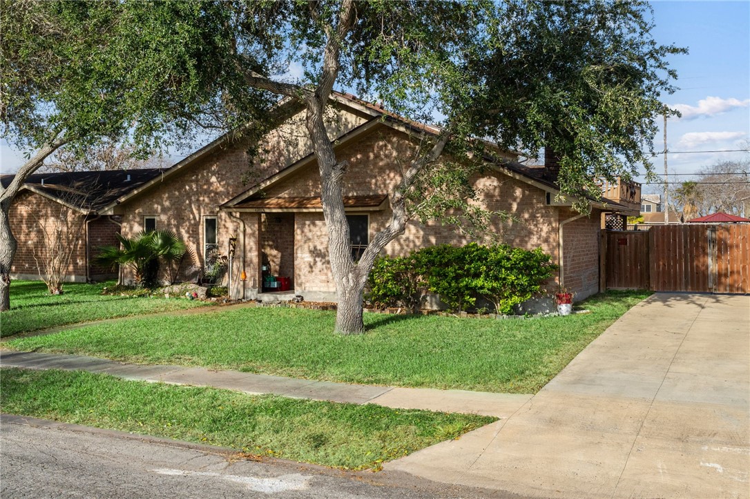 6813 Braesvalley Drive Corpus Christi TX 78413
