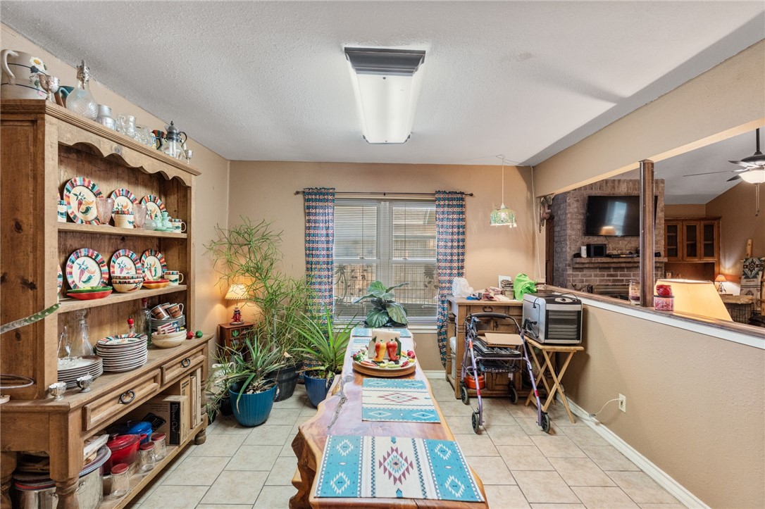 6813 Braesvalley Drive Corpus Christi TX 78413