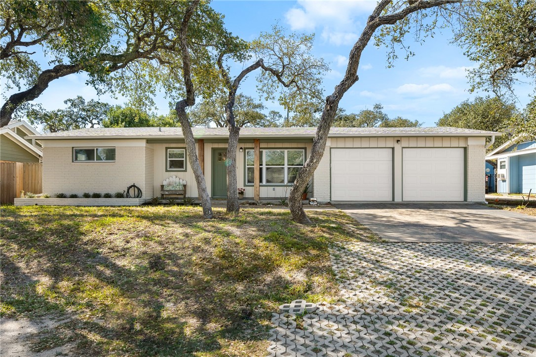 1907 Cochran Lane Rockport TX 78382