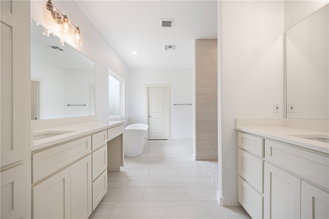 1702 Elm View Drive Corpus Christi TX 78418