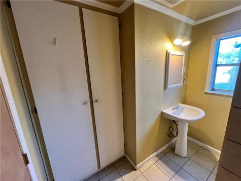 602 Richard Cruz Street Freer TX 78357