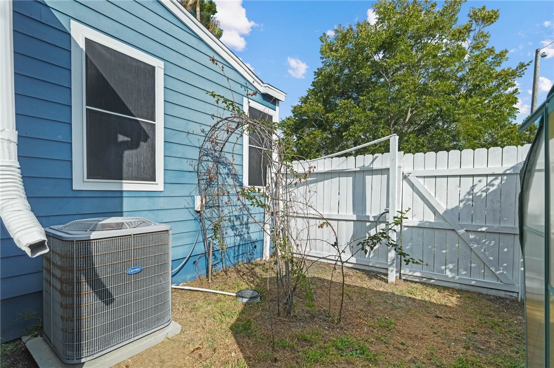 129 Pearse Drive Corpus Christi TX 78415