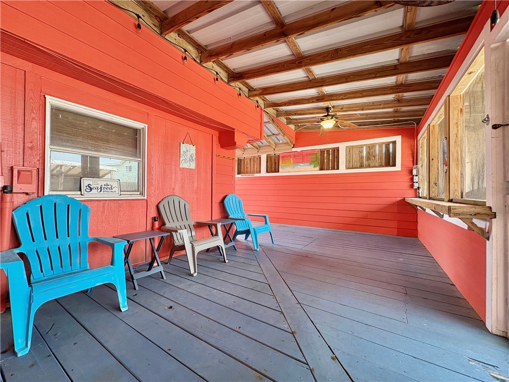1218 S 11th Port Aransas TX 78373