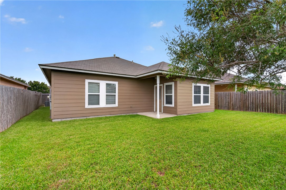 2622 Las Brisas Street Corpus Christi TX 78414