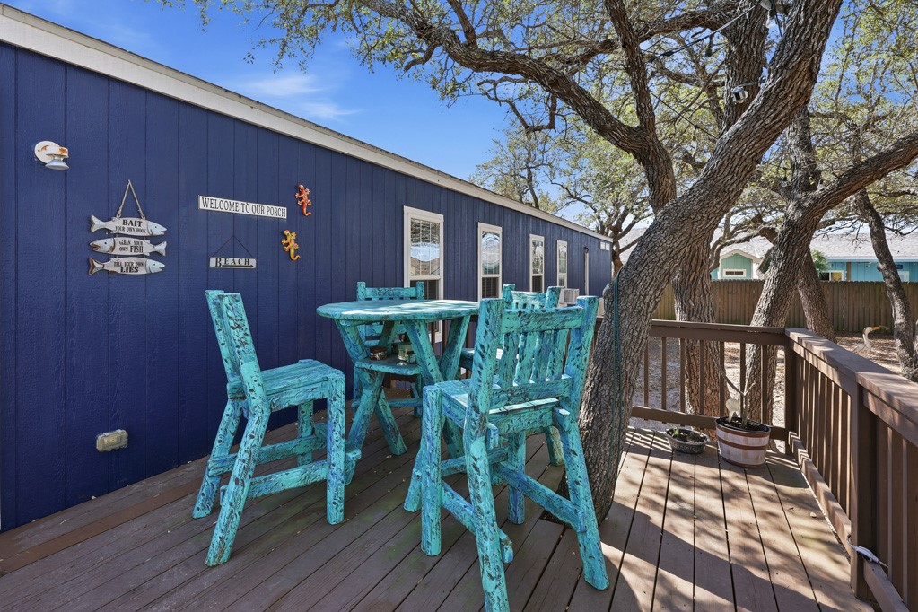 543 Hickory Avenue Rockport TX 78382
